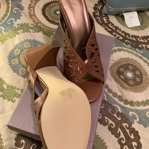 Franco Fortini Slide in Heels - Picture 7 of 8